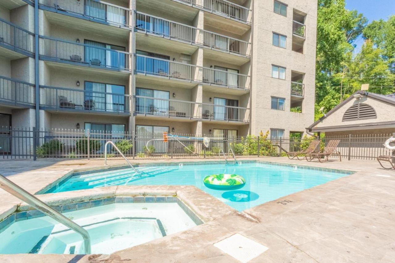 Family Bear Condos, Full King Suite, Kitchen, Pool Access Unit 103 Gatlinburg Εξωτερικό φωτογραφία